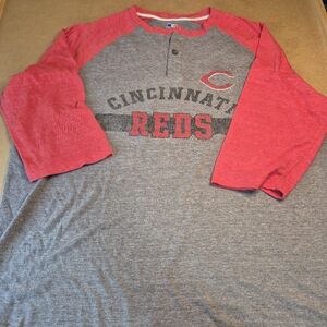 Genuine Merchandise Cincinnati Reds Gray & Red Long Sleeve Henley 3091/431